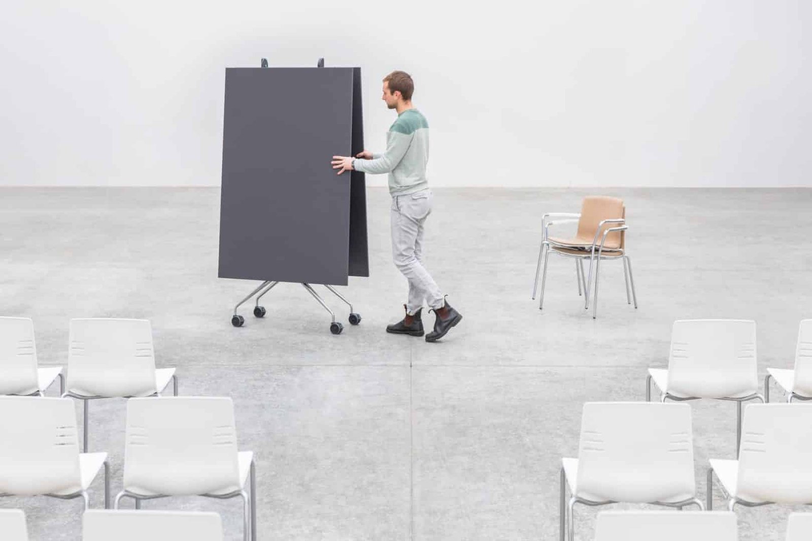 Flextable Mobile Folding Meeting Tables 011 Xchange Design